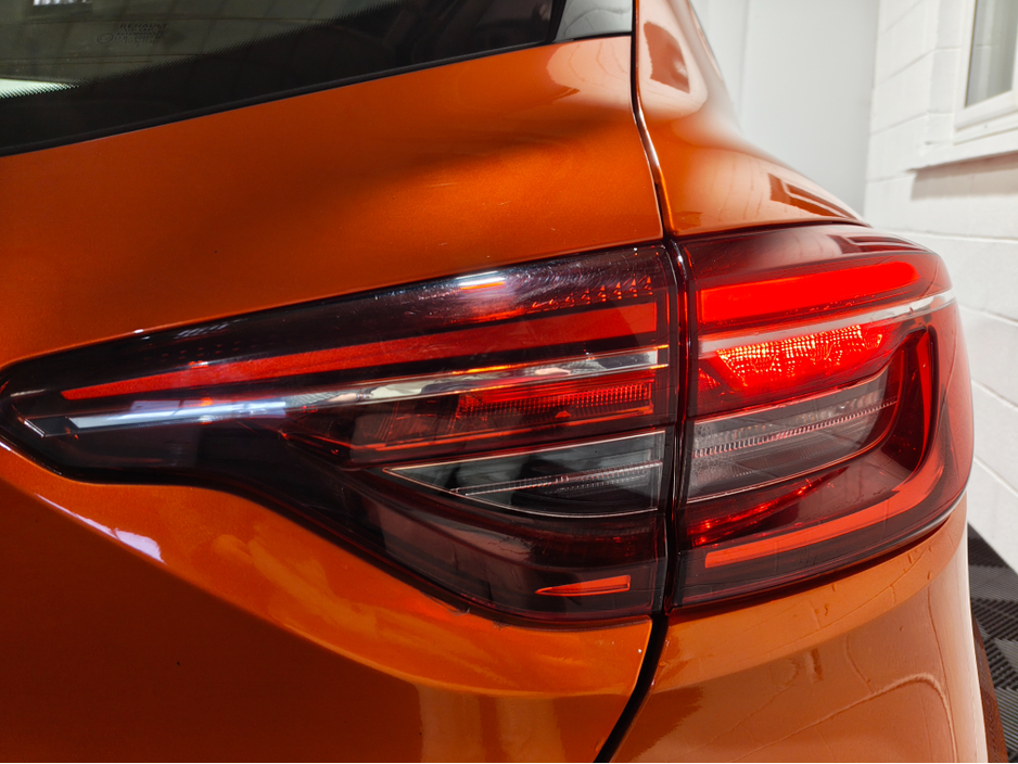 2022 Renault Clio - image 21