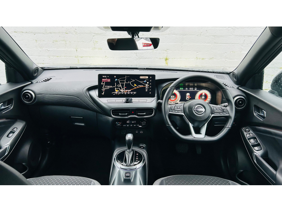2024 Nissan Juke LOW MILEAGE AUTOMATIC HYBRID WITH REVERSE CAMERAS €30,995