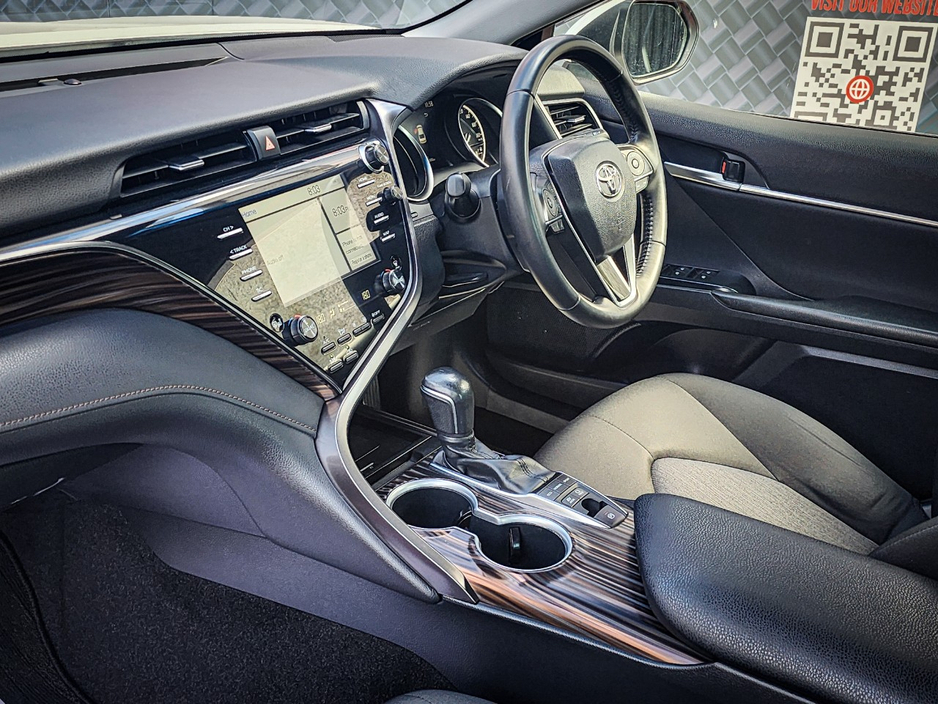 2020 Toyota Camry - image 19