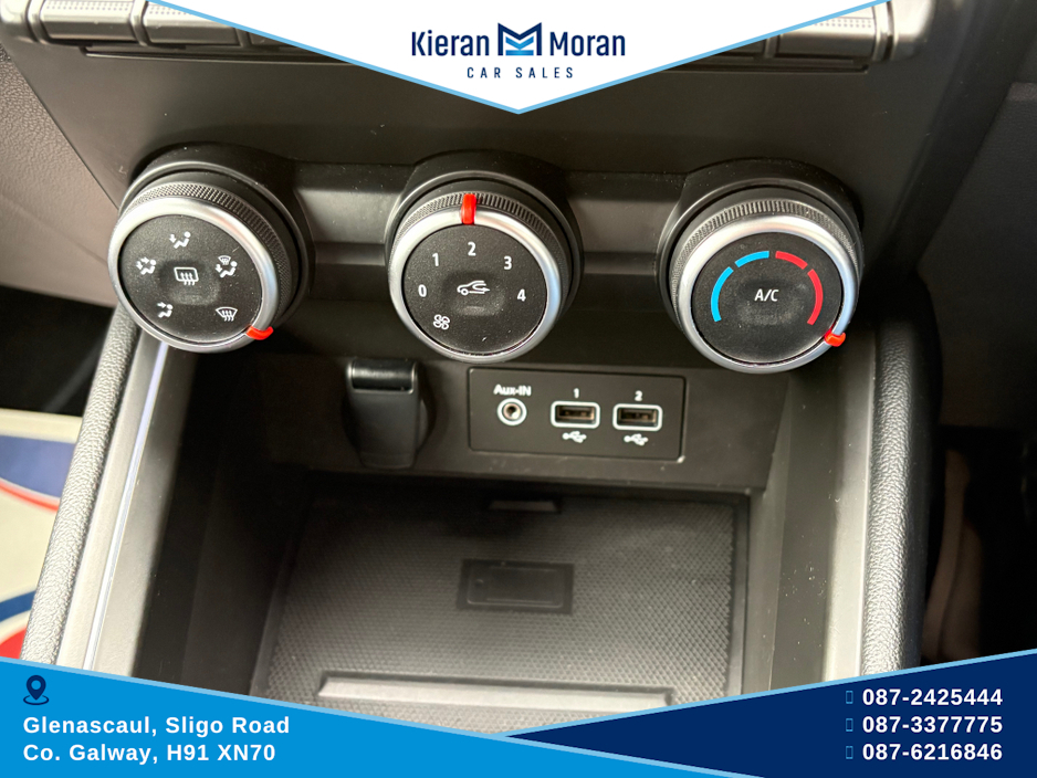 2022 Renault Clio ICONIC EDITION €14,950