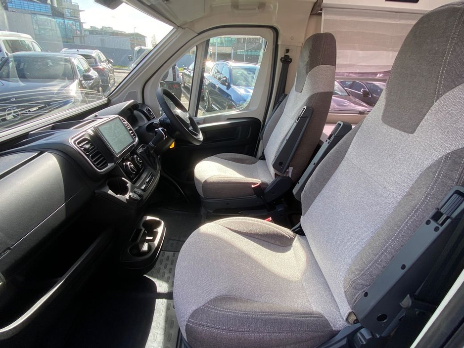 2026 Ford Transit Custom - image 7