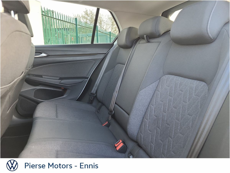 2025 Volkswagen Golf - image 8