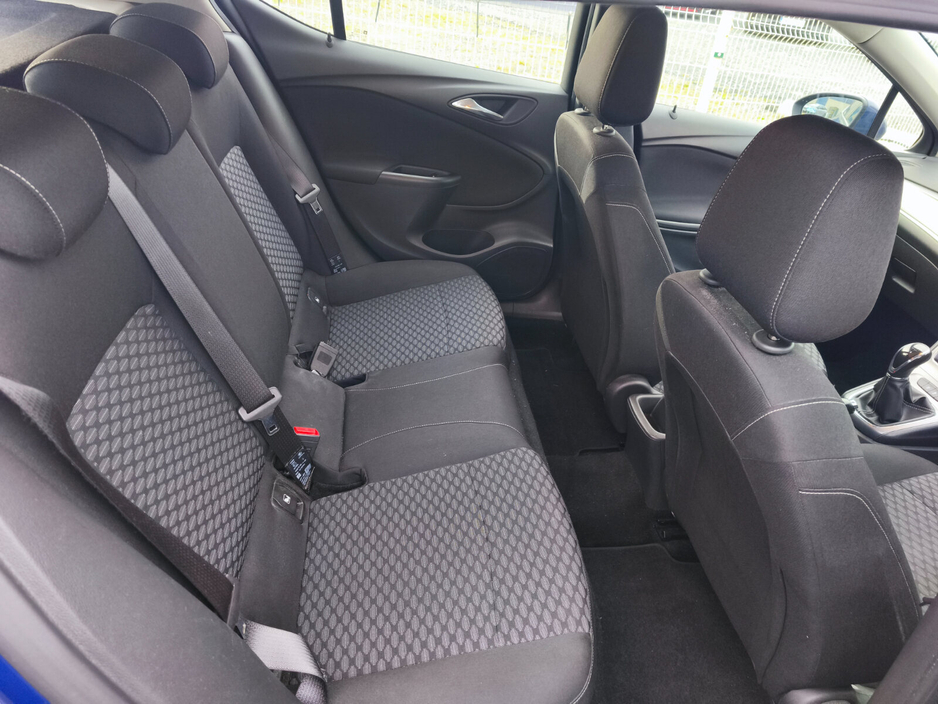 2017 Opel Astra - image 14