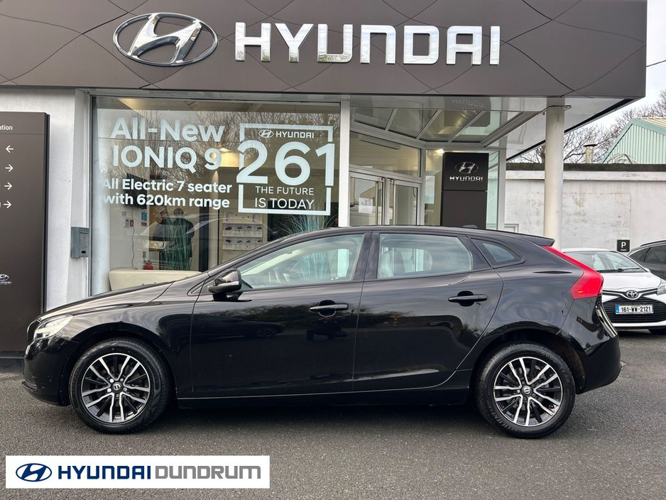 2018 Volvo V40 D2 MOM ED 5DR €16,450