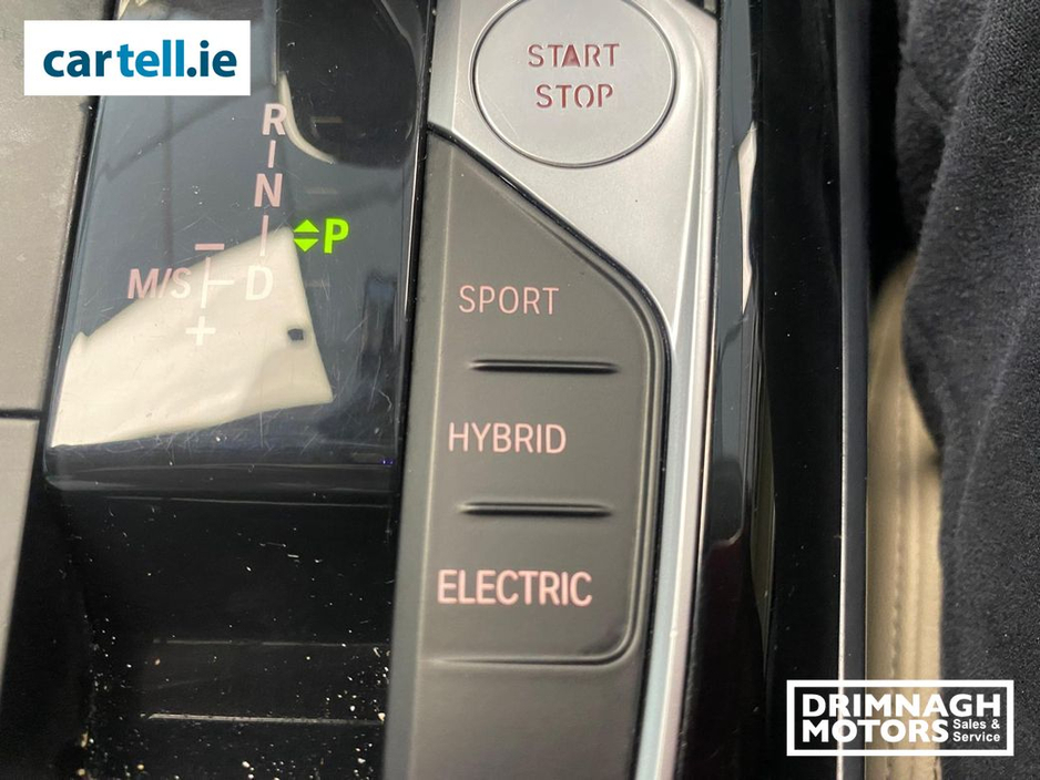 2020 BMW 3 Series - image 24