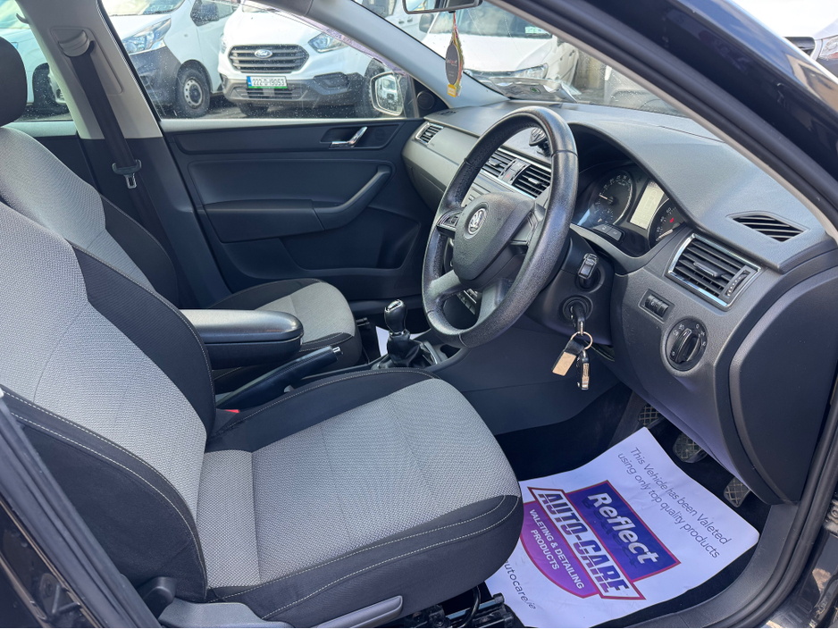 2013 Skoda Rapid - image 5