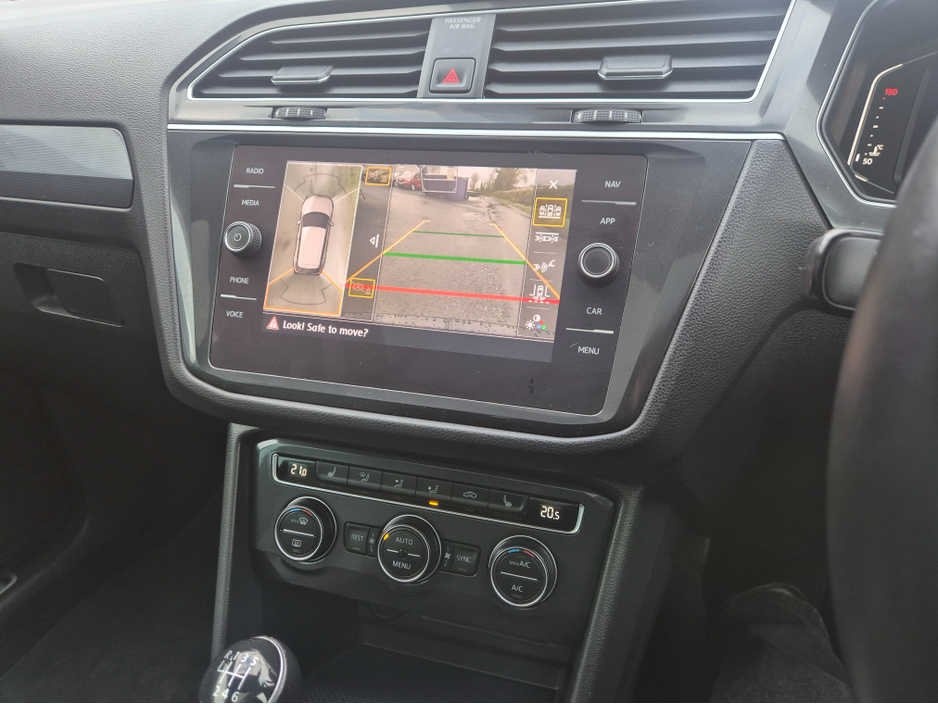 2020 Volkswagen Tiguan - image 8