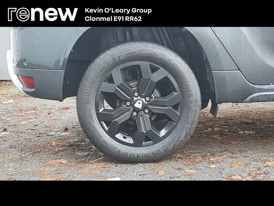 2022 Dacia Duster - image 9