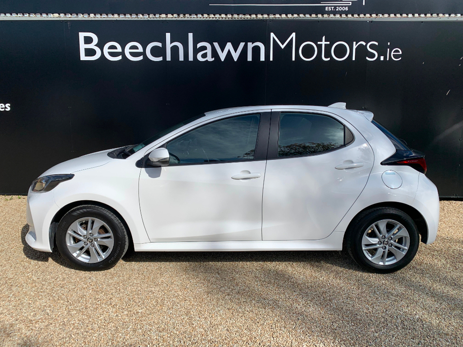 2023 Toyota Yaris - image 7