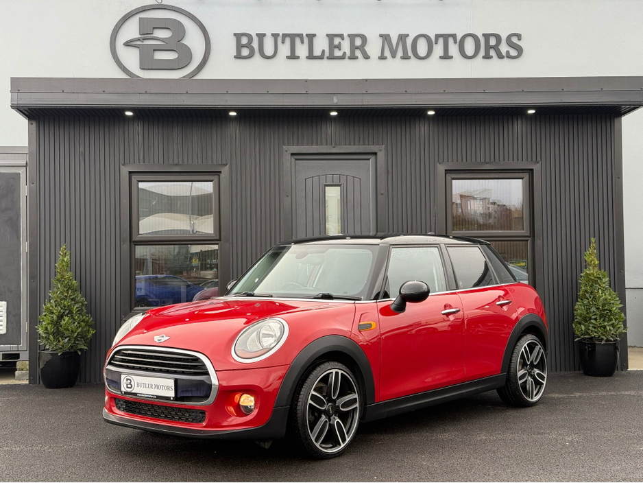 2017 MINI Cooper Black Ed 1.5P €15,750