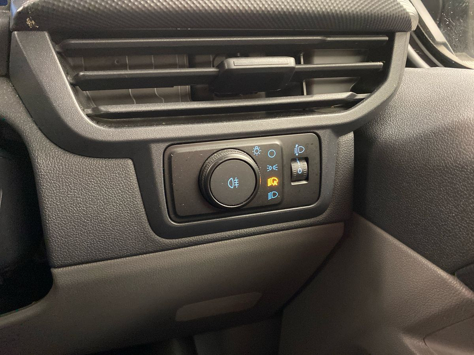 2025 Ford Transit Custom - image 16