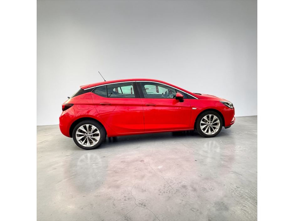 2016 Vauxhall Astra - image 5