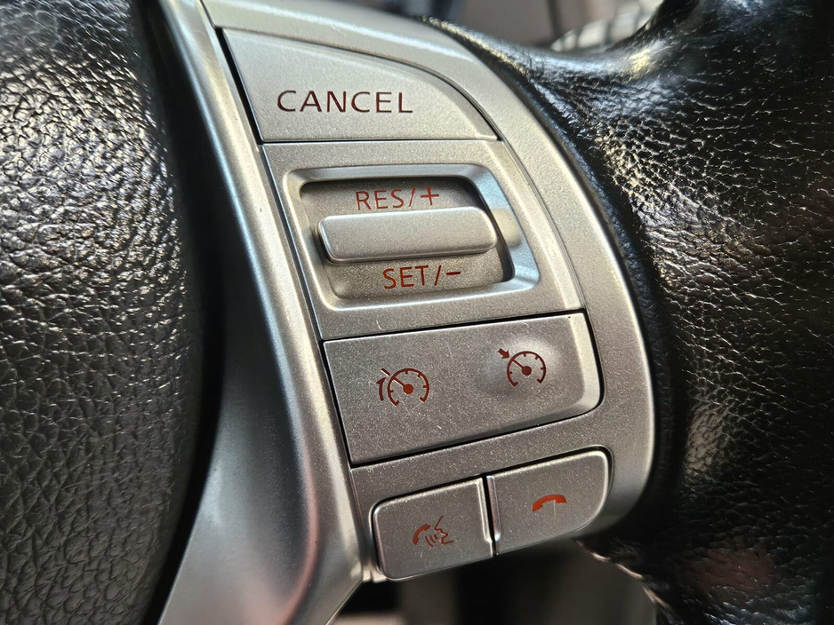 2019 Nissan Navara - image 13