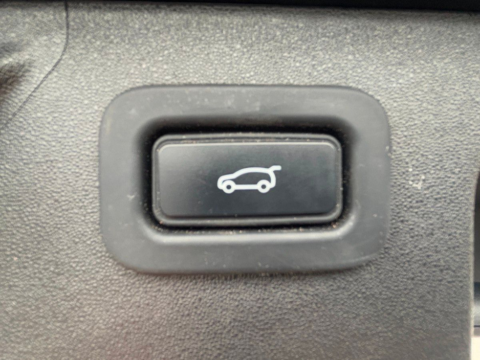 2022 Land Rover Discovery Sport - image 22