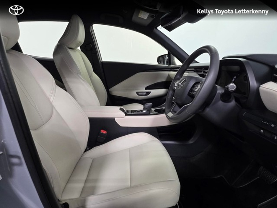 2024 Lexus LBX - image 12