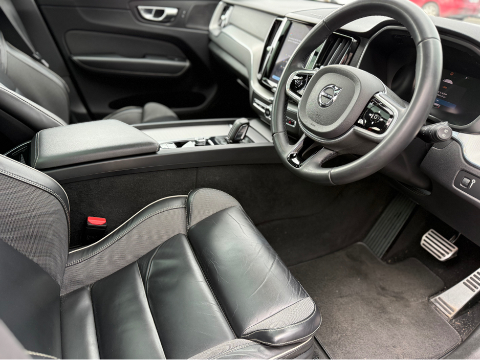 2021 Volvo XC60 - image 13