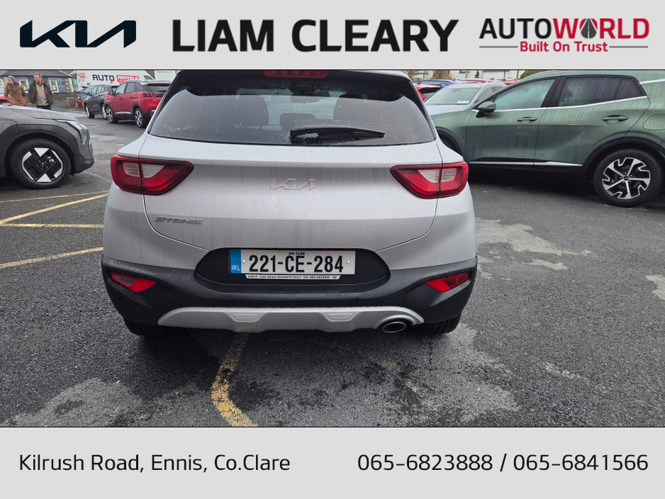 2022 Kia Stonic - image 4