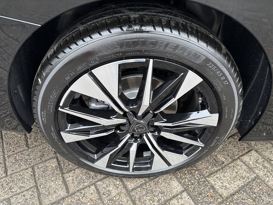 2026 Peugeot 308 Allure 1.2 PureTech Hybrid 136 e-DCS6 €38,695