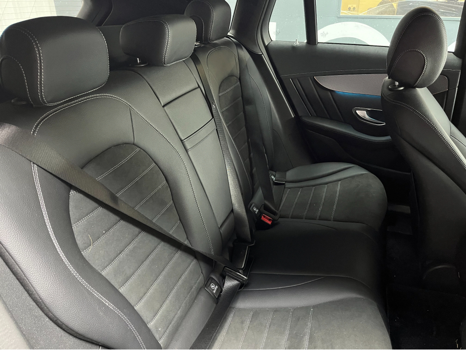 2021 Mercedes-Benz EQC - image 15