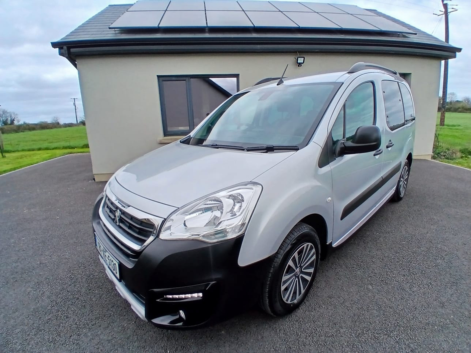 2018 Peugeot Partner - image 9