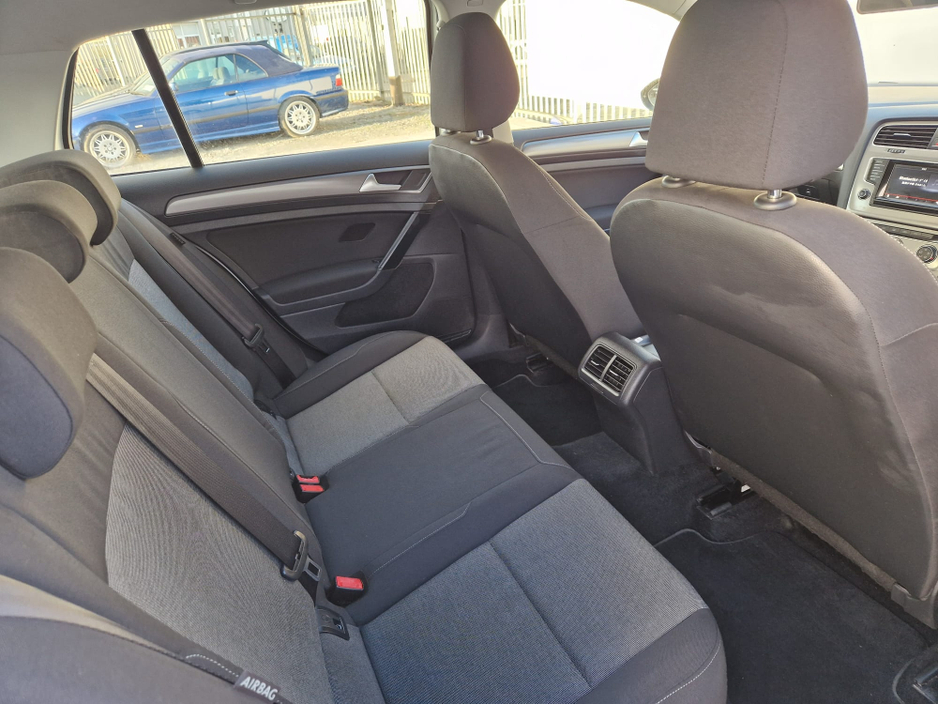 2014 Volkswagen Golf - image 12