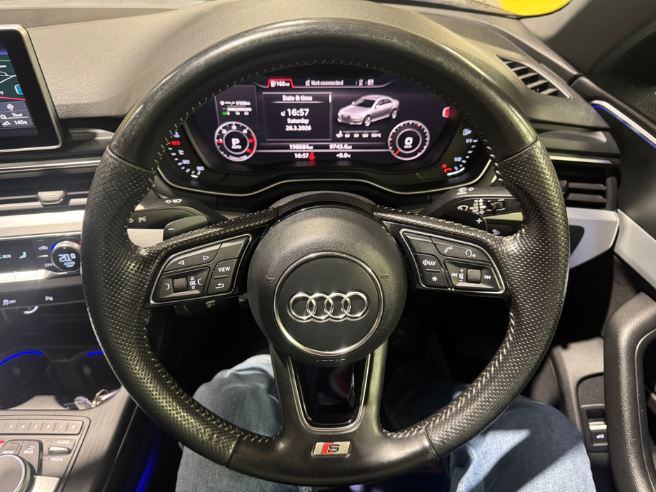2016 Audi A4 - image 15
