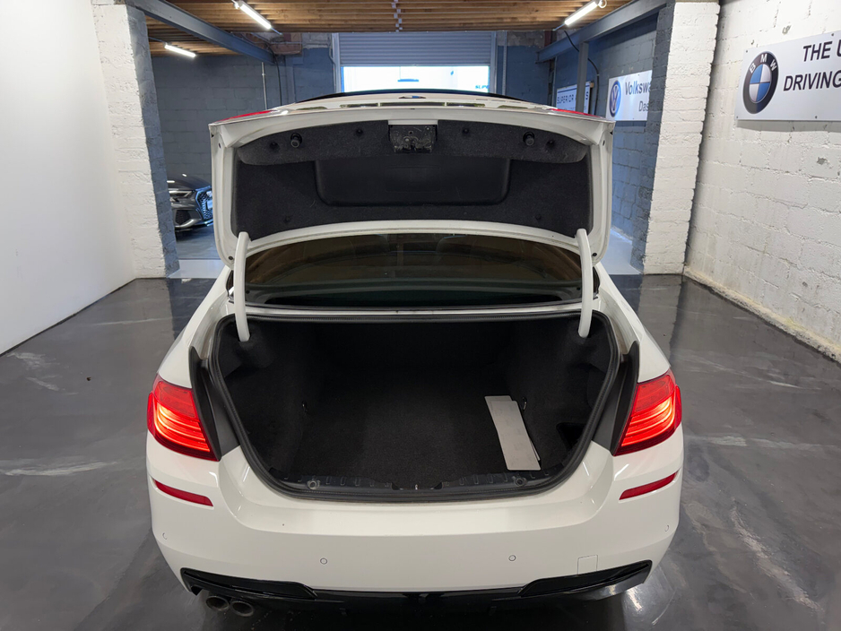 2016 BMW 5 Series 520d M Sport Auto €18,995