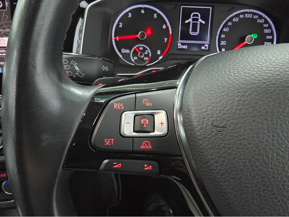 2020 Volkswagen Polo - image 23