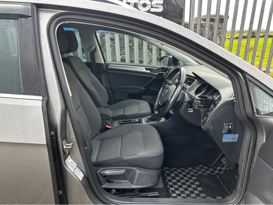 2016 Volkswagen Golf Comfortline 1.2 automatic €13,500