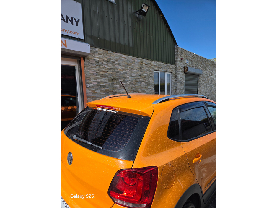 2012 Volkswagen Polo - image 10