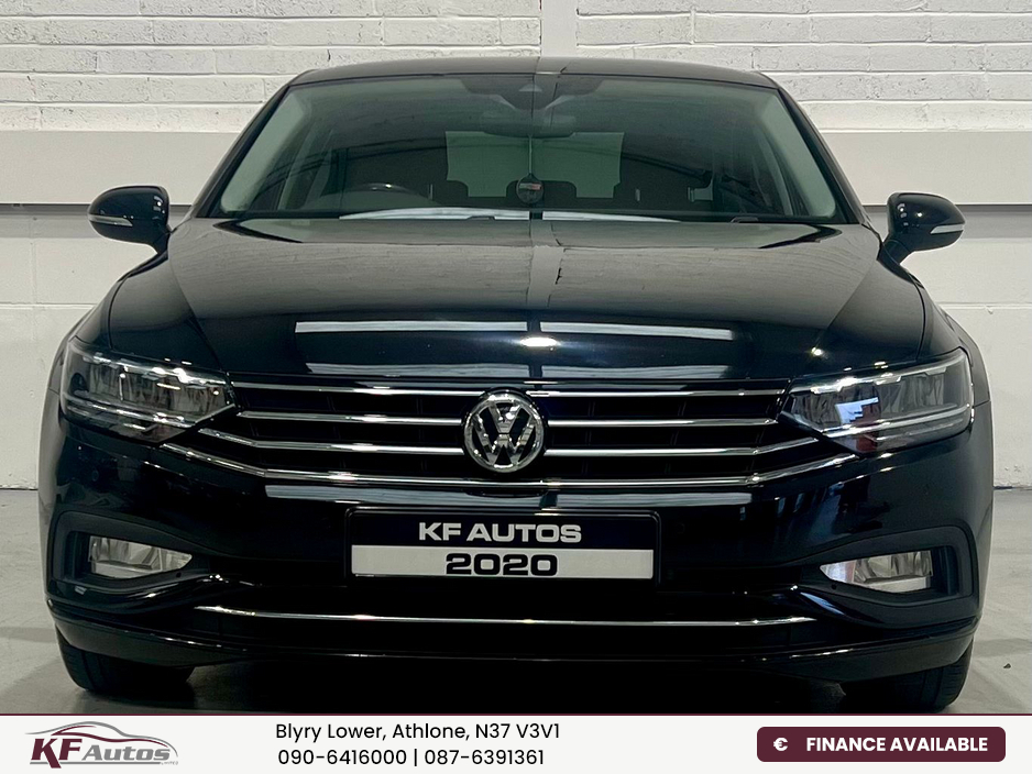 2020 Volkswagen Passat - image 2
