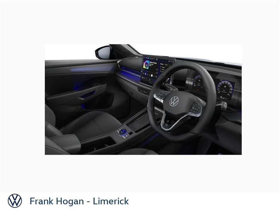 2026 Volkswagen T-Roc - image 2