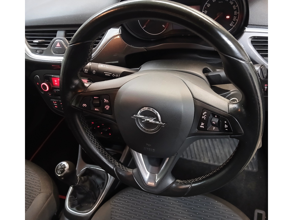 2016 Opel Corsa - image 10