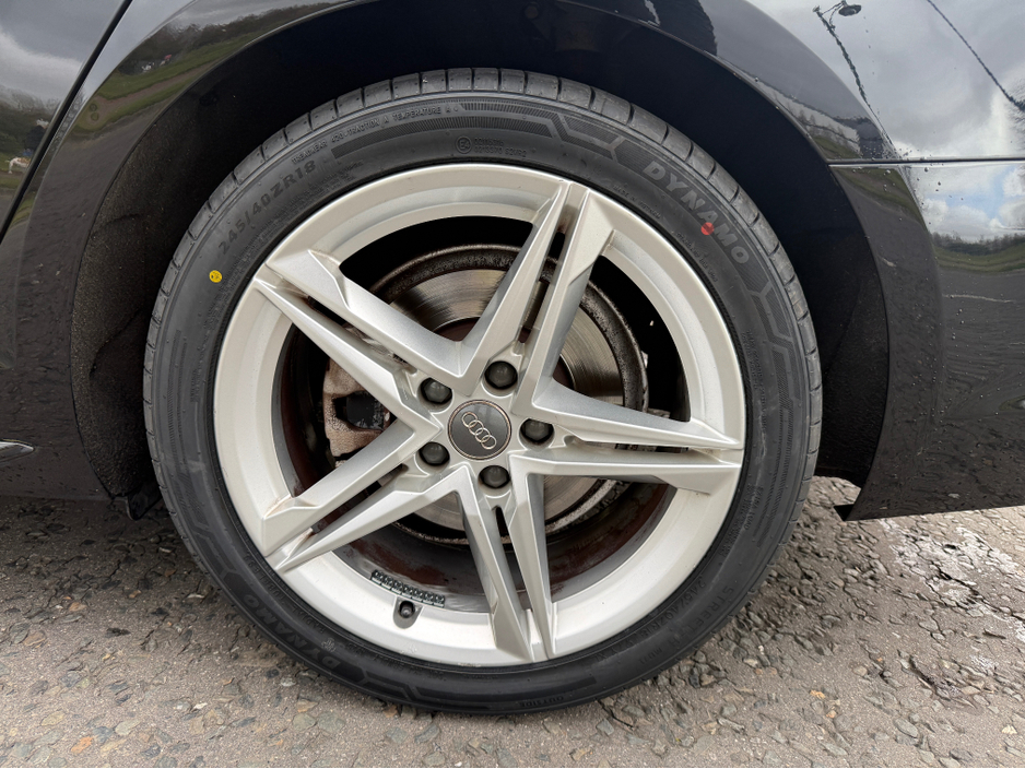 2018 Audi A4 - image 12