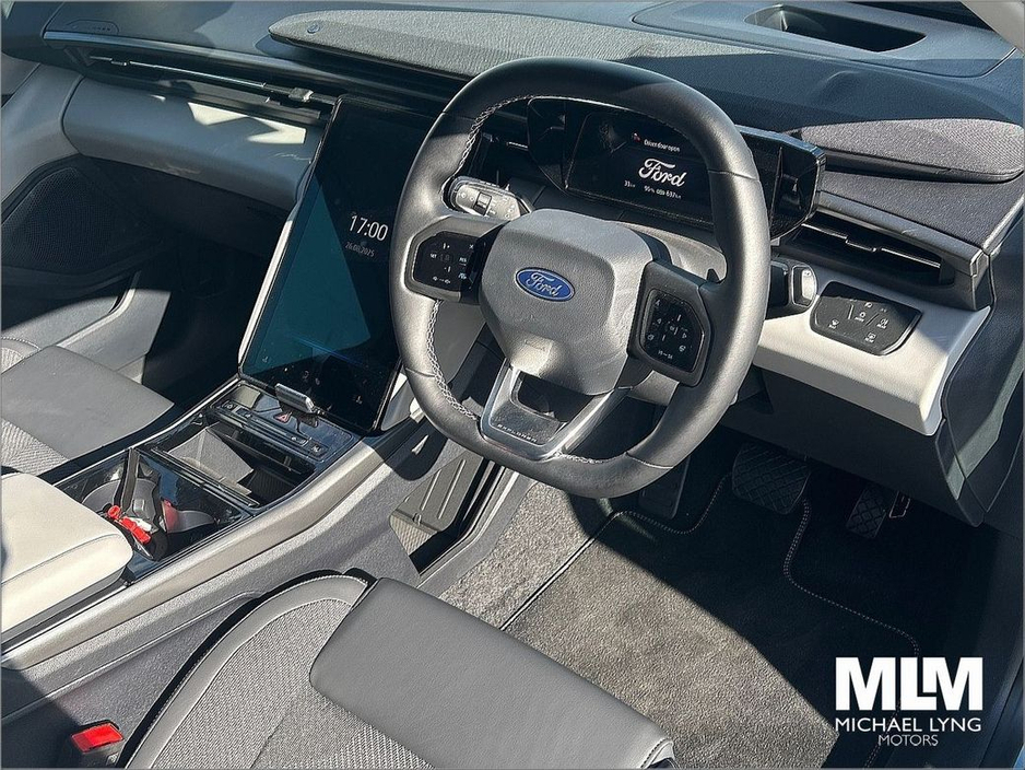 2025 Ford Explorer Select 77kWh Extended Range RWD Drivers Assistant Pack €41,995