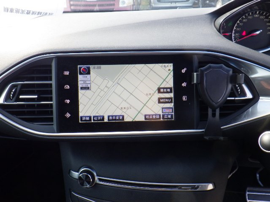 2017 Peugeot 308 - image 11