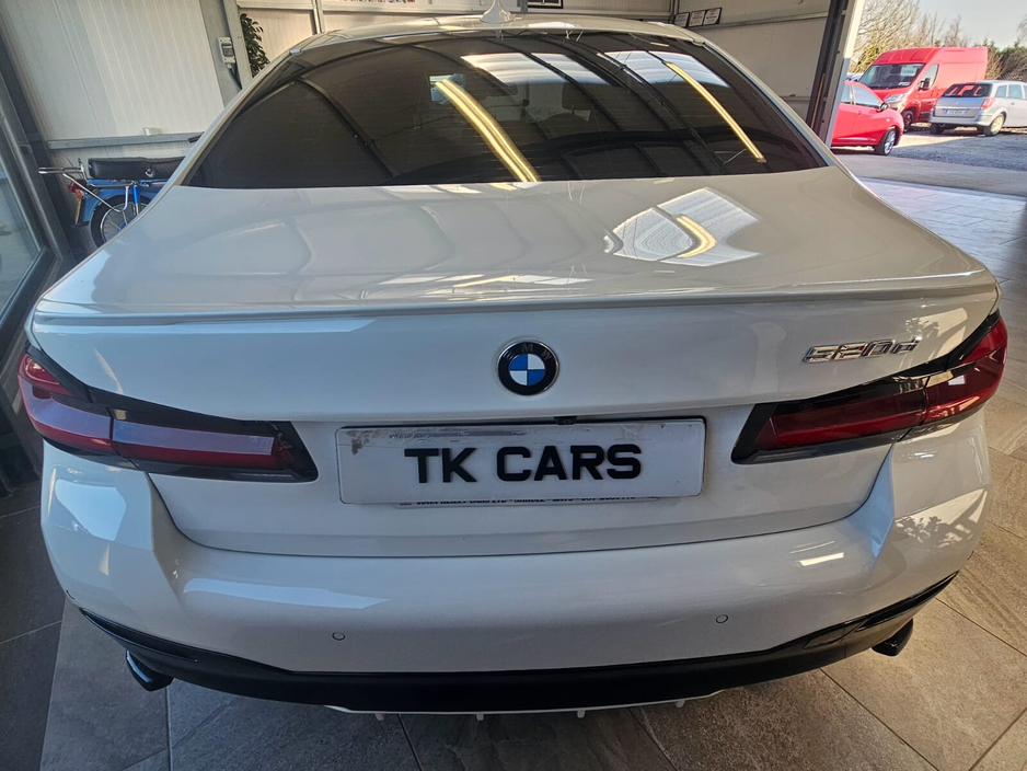 2021 BMW 5 Series - image 5