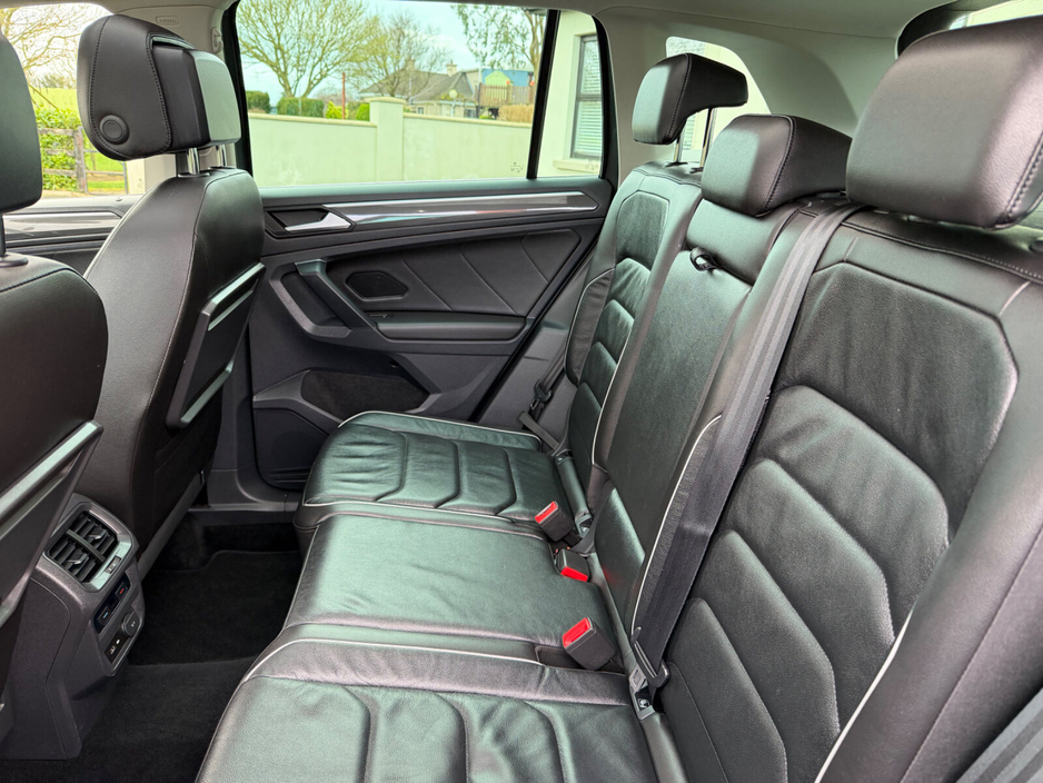 2020 Volkswagen Tiguan - image 19