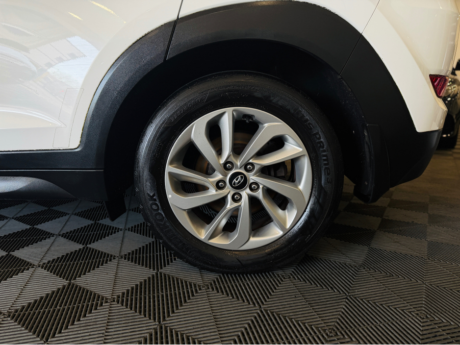 2016 Hyundai Tucson - image 13