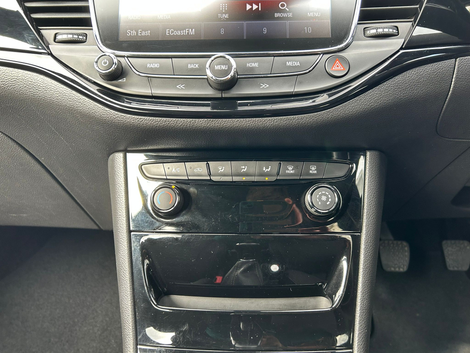 2018 Opel Astra - image 9