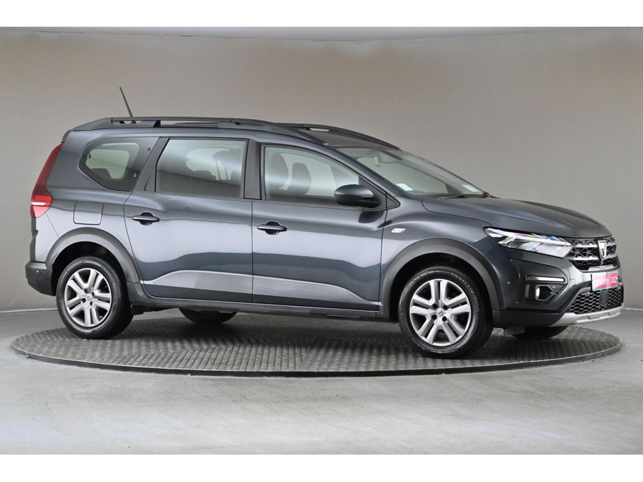 2022 Dacia Jogger - image 12