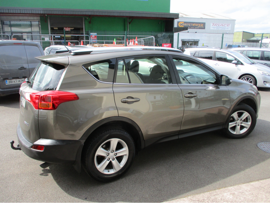 2014 Toyota Rav4 - image 4