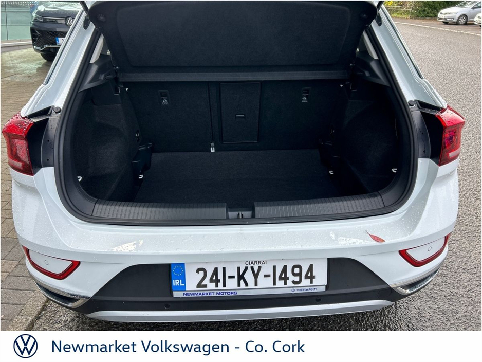 2024 Volkswagen T-Roc - image 9