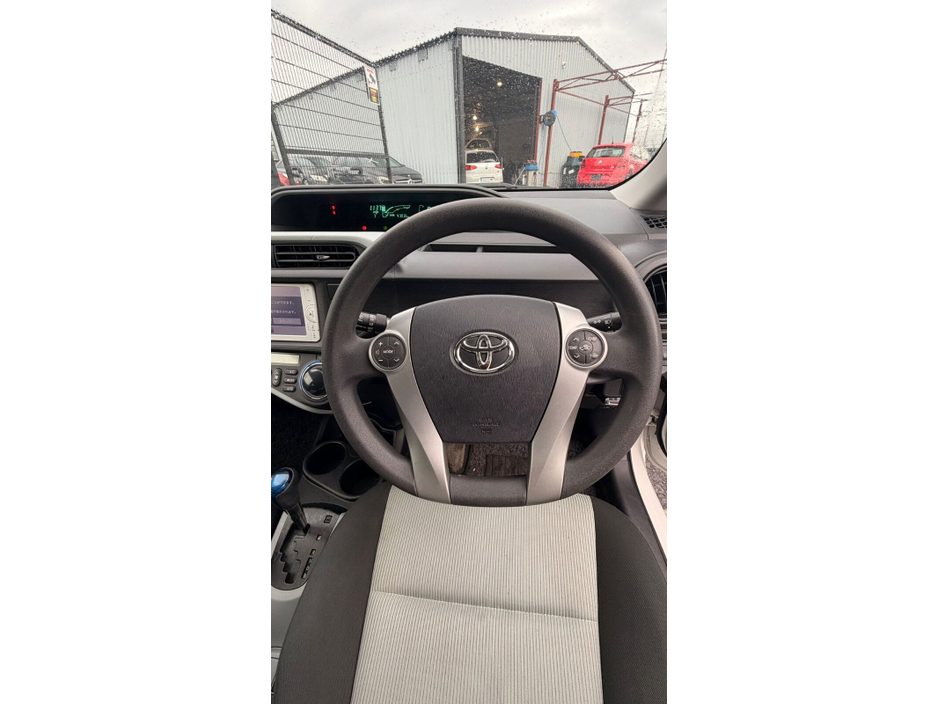 2012 Toyota Aqua  €8,000
