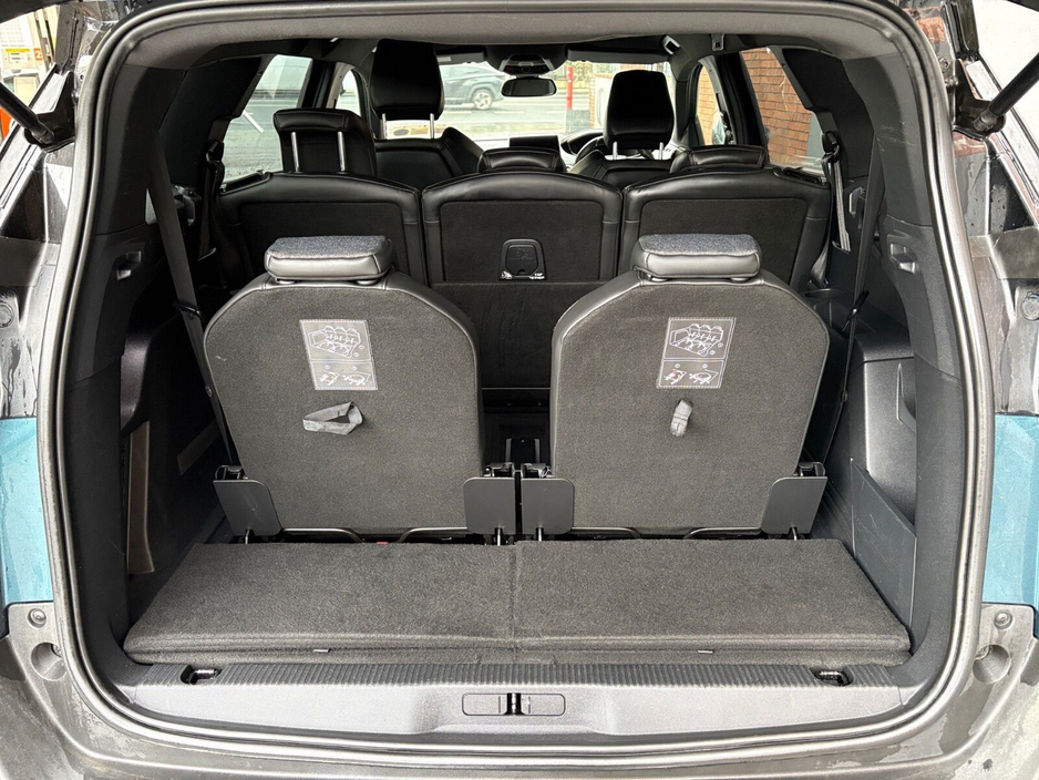 2018 Peugeot 5008 - image 16