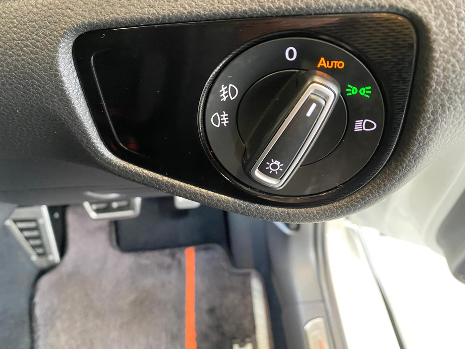 2016 Volkswagen Golf - image 20