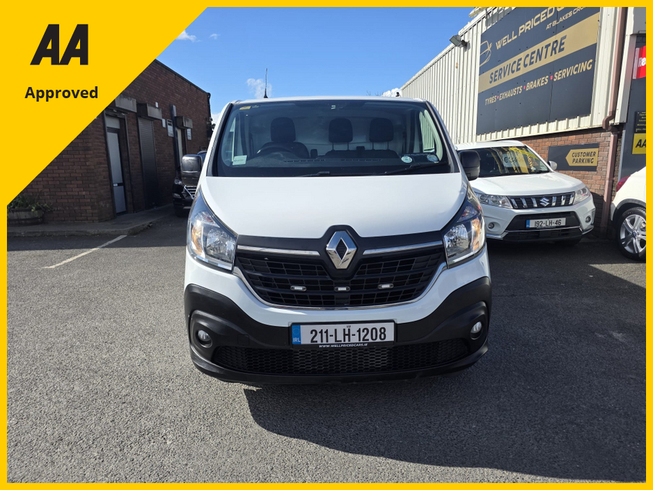 2021 Renault Trafic - image 9