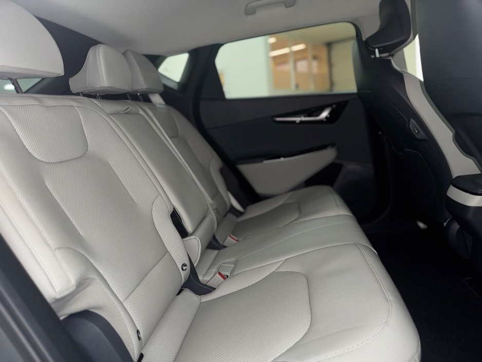 2025 Kia EV6 - image 5