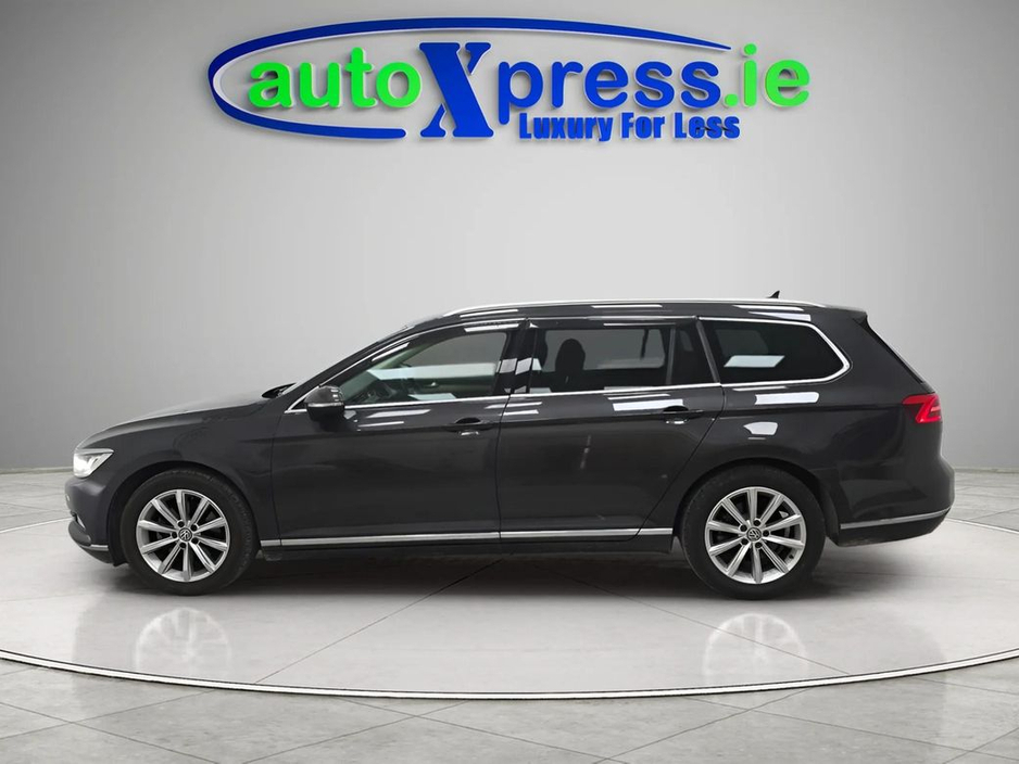 2020 Volkswagen Passat - image 9