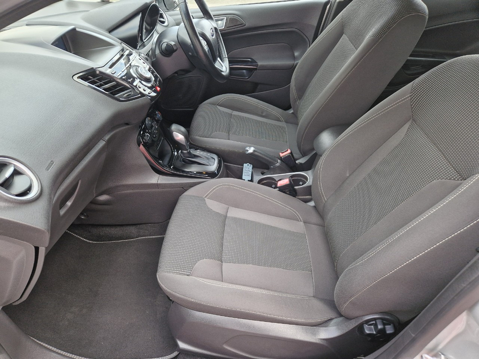 2016 Ford Fiesta - image 20